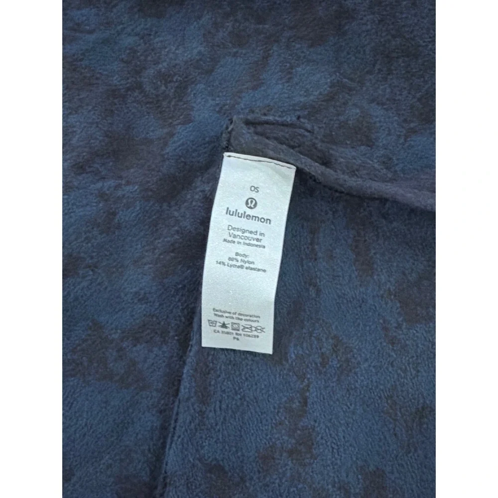 Lululemon Vinyasa Scarf Womens Navy Blue Mottled Snap Wrap OS